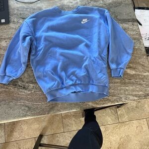 Youth Nike crewneck sweatshirt. Size medium. Excellent used condition